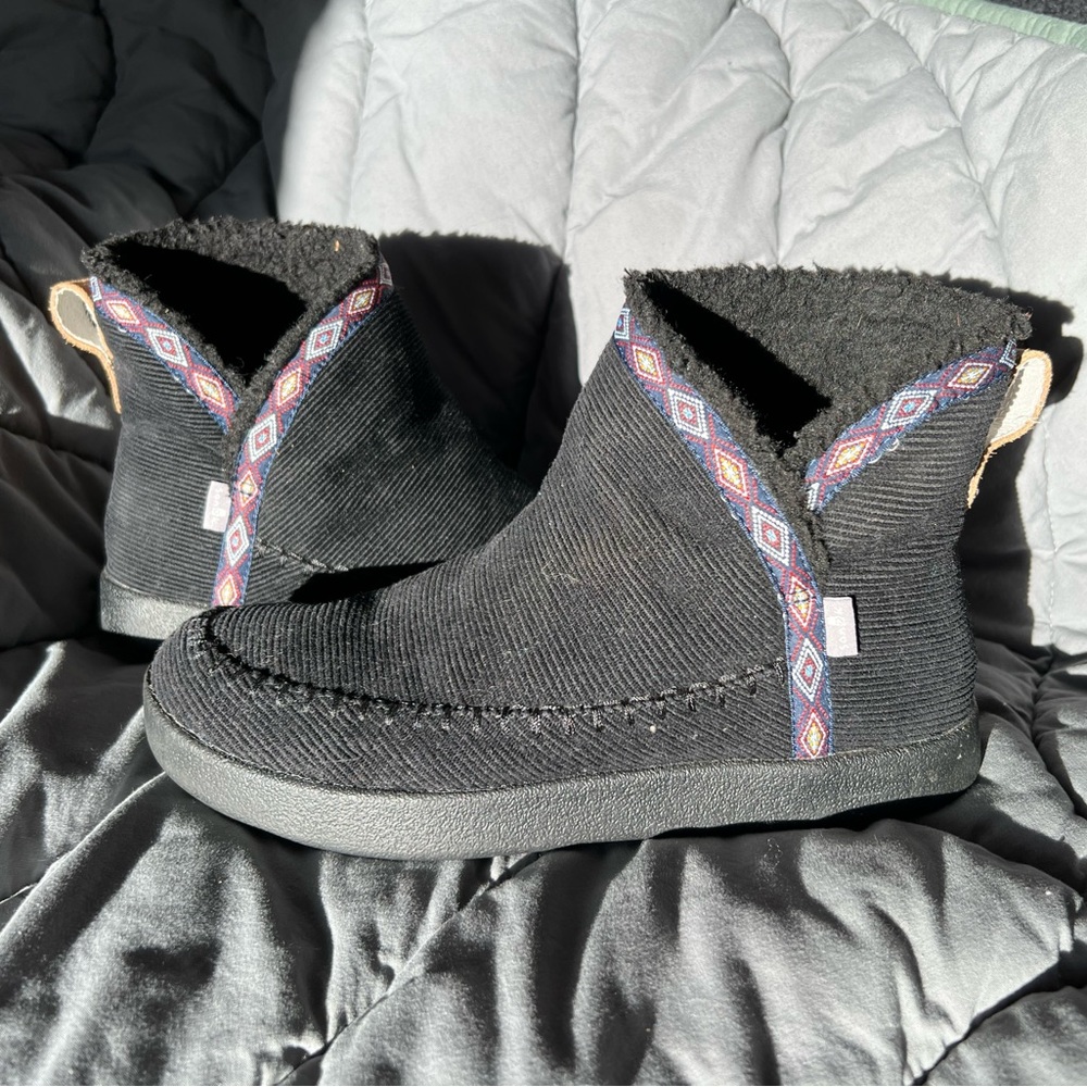 Sanuk Women's Nice Bootah Cord Fashion Boot Black, Blue, Purple Size 9